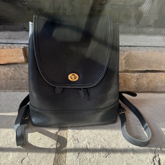 Coach Vintage Black Leather Daypack No. 9791 - Picture 3 of 11